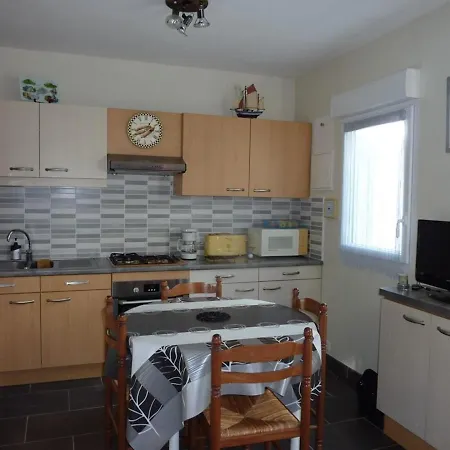 Renove, 6 Pers, Terrasse, Parking, Proche Centre Et - Cap D'agde - Fr-1-723-8 *